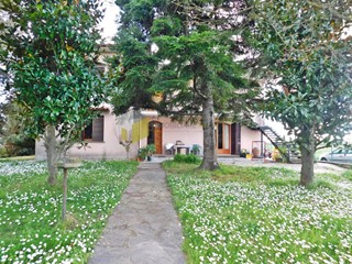 Casa Semi Indipendente in Vendita a San Giuliano Terme, 430'000€, 300 m²