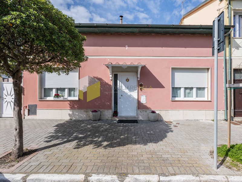 Casa Indipendente in Vendita a Pisa, 340'000€, 188 m²