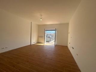 Quadrilocale in Vendita a Guidonia Montecelio, 176'000€, 110 m²