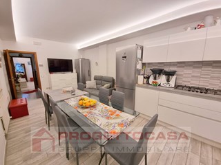Casa Indipendente in Vendita a Appignano del Tronto, 99'000€, 135 m²