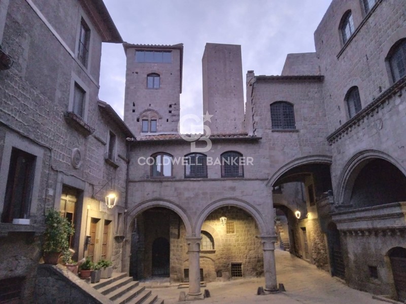 Appartamento in Vendita a Viterbo, 1'150'000€, 450 m²