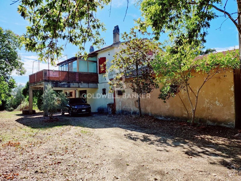 Rustico in Vendita a Scansano, 115'000€, 300 m²