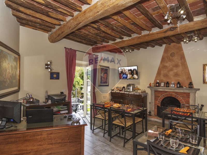 Casa Semi Indipendente in Vendita a Capannori, 530'000€, 270 m²