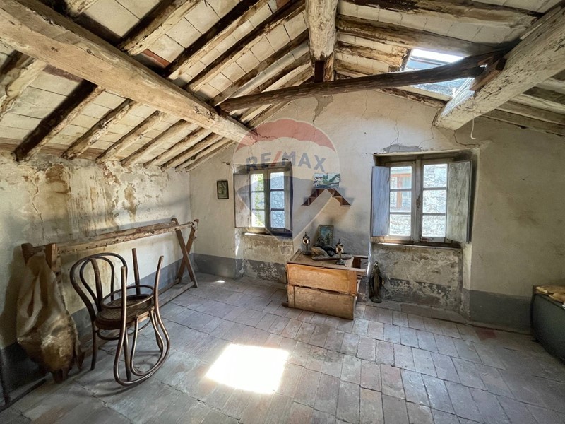 Casa Indipendente in Vendita a Bagni di Lucca, 58'000€, 150 m²