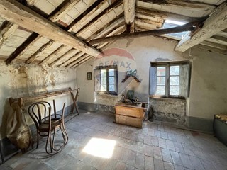Casa Indipendente in Vendita a Bagni di Lucca, 58'000€, 150 m²