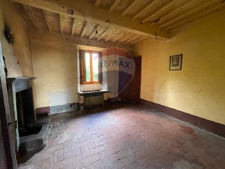 Casa Semi Indipendente in Vendita a Bagni di Lucca, 28'000€, 100 m²