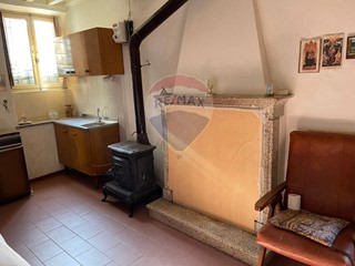 Casa Semi Indipendente in Vendita a Borgo a Mozzano, 55'000&euro;, 155 m²