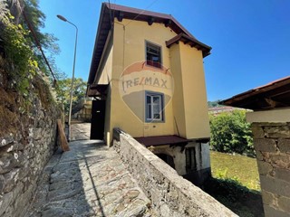 Casa Indipendente in Vendita a Bagni di Lucca, 35'000€, 140 m²