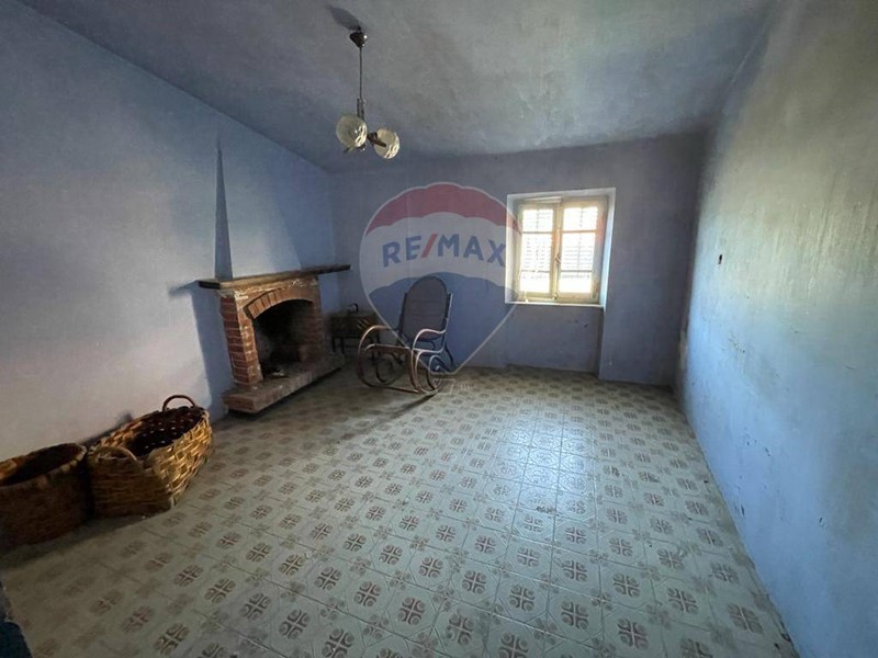 Casa Semi Indipendente in Vendita a Borgo a Mozzano, 119'000&euro;, 105 m²