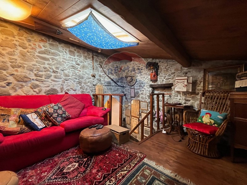 Casa Semi Indipendente in Vendita a Bagni di Lucca, 85'000€, 112 m²