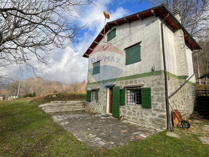 Casa Indipendente in Vendita a Bagni di Lucca, 70'000€, 104 m²