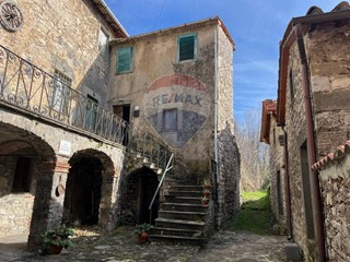 Casa Semi Indipendente in Vendita a Bagni di Lucca, 43'500€, 77 m²