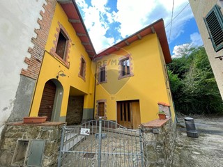 Casa Indipendente in Vendita a San Marcello Piteglio, 110'000€, 104 m²