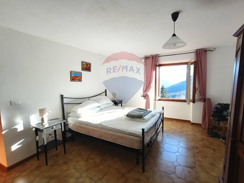 Casa Indipendente in Vendita a Bagni di Lucca, 145'000€, 139 m²