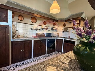 Villa in Vendita a Bagni di Lucca, 368'000€, 150 m²