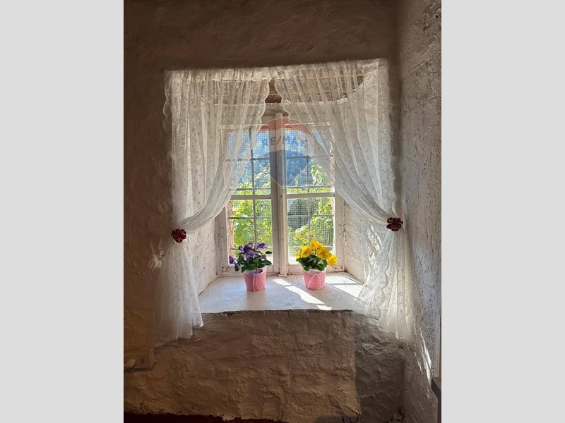 Casa Semi Indipendente in Vendita a Pescaglia, 129'000€, 180 m²