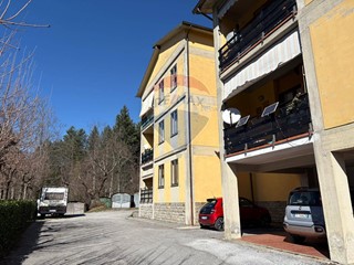 Appartamento in Vendita a San Marcello Piteglio, 72'000€, 80 m²