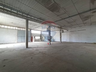 Capannone in Vendita a Borgo a Mozzano, 178'000&euro;, 450 m²