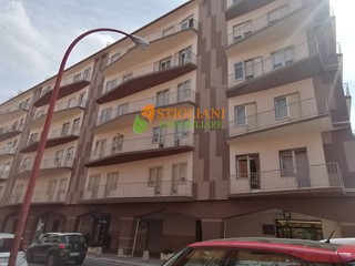Immobile commerciale in Vendita a Campobasso, 100 m²