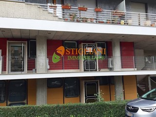 Immobile commerciale in Vendita a Campobasso, 73'000€, 80 m²