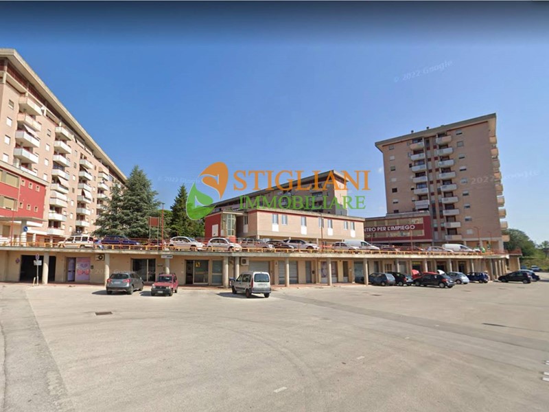 Immobile commerciale in Affitto a Campobasso, 800 m²