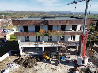 Immobile commerciale in Affitto a Campobasso, 4'000€, 320 m²