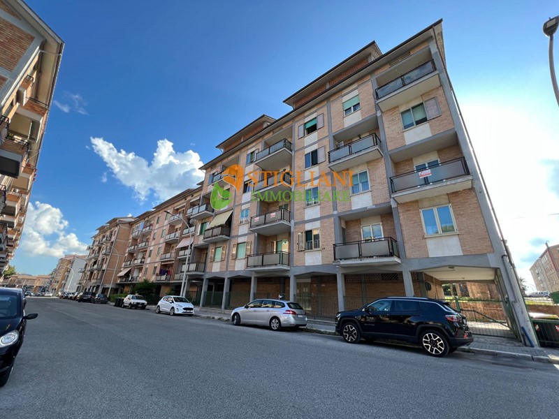 Appartamento in Vendita a Campobasso, 85'000€, 110 m²