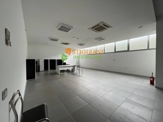 Ufficio in Vendita a Campobasso, 2500 m²