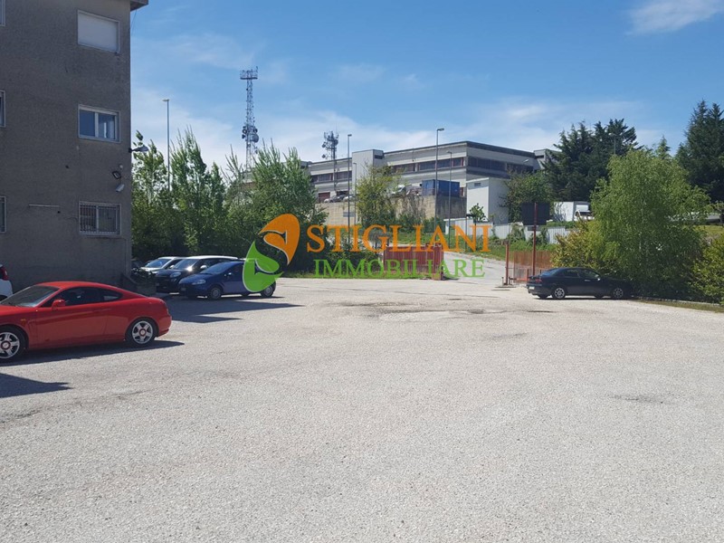 Immobile commerciale in Vendita a Campobasso, 500 m²