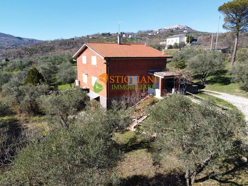 Casa Indipendente in Vendita a Ferrazzano, 200 m²
