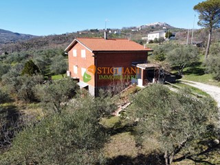 Casa Indipendente in Vendita a Ferrazzano, 200 m²