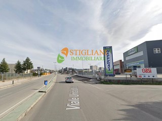 Immobile commerciale in Affitto a Ripalimosani, 375 m²