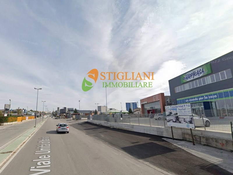 Immobile commerciale in Affitto a Ripalimosani, 200 m²