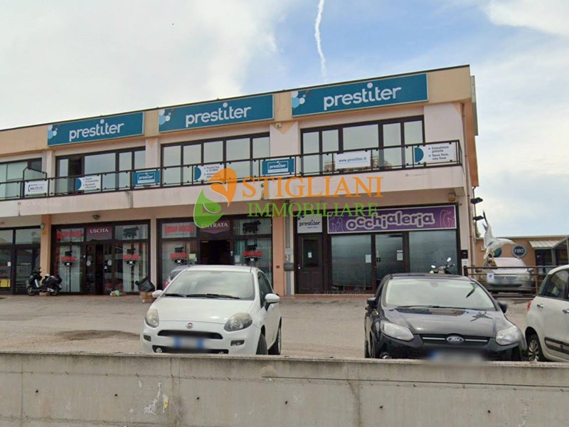 Immobile commerciale in Vendita a Termoli, 736'000€, 1033 m²