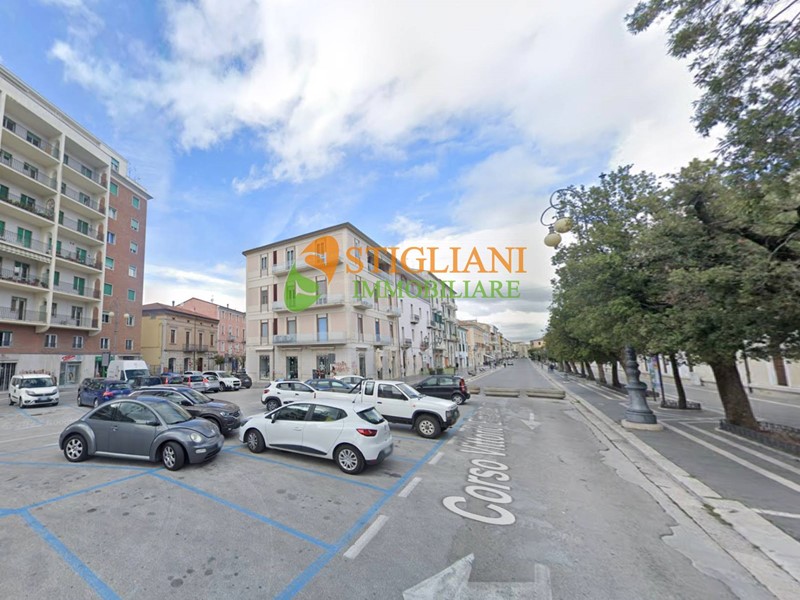 Immobile commerciale in Affitto a Campobasso, 1'800&euro;, 100 m²