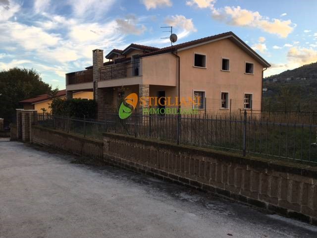 Casa Semi Indipendente in Vendita a Campobasso, 219'000€, 300 m²