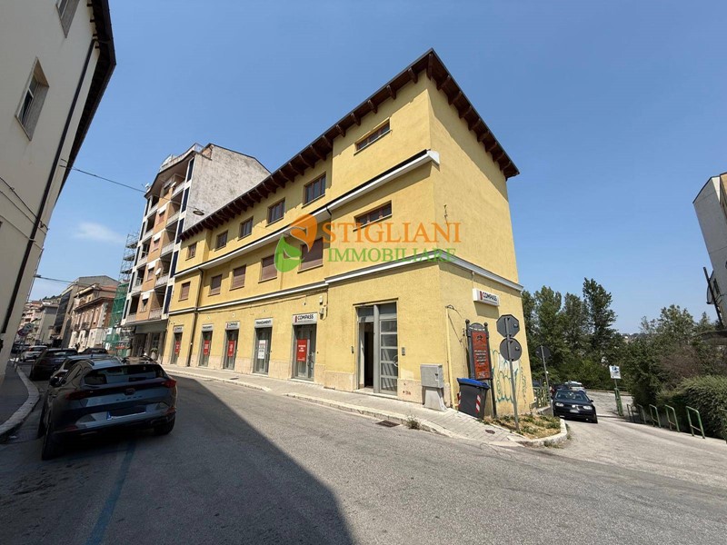 Ufficio in Vendita a Campobasso, 265'000€, 280 m²