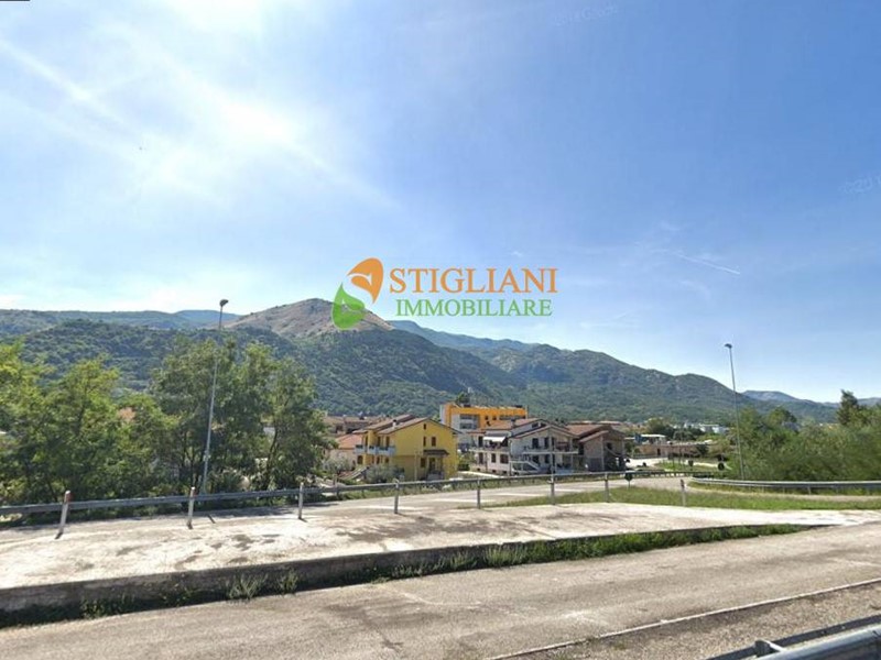 Immobile commerciale in Vendita a Bojano, 2600 m², con Box