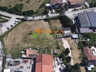 Terreno edificabile in Vendita a Campobasso, 299'000€, 2500 m²