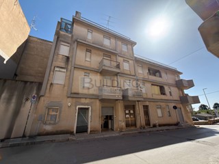 Appartamento in Vendita a Castelvetrano, 59'000&euro;, 170 m²