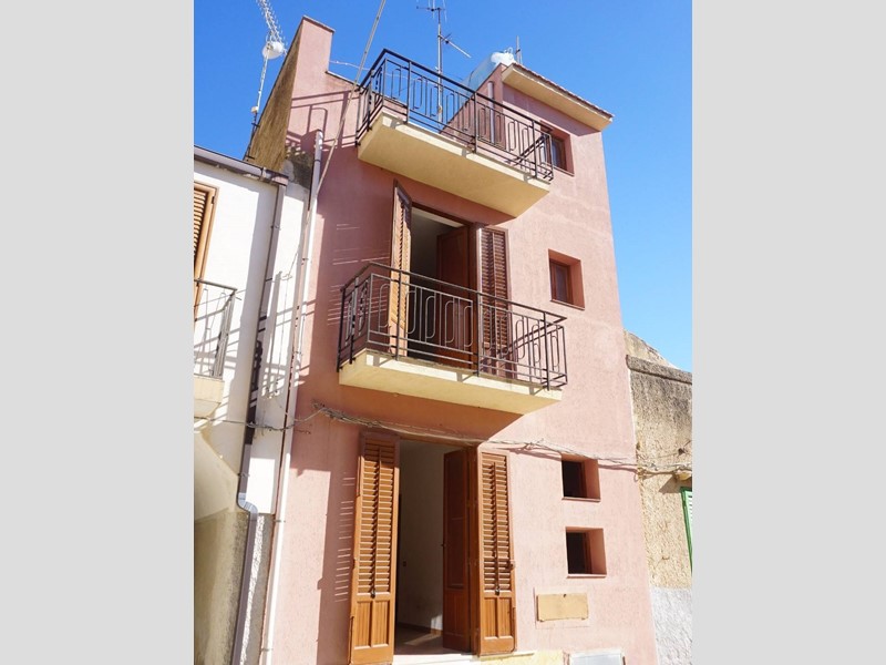 Casa Indipendente in Vendita a Castelvetrano, 35'000&euro;, 110 m²