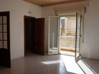 Appartamento in Vendita a Castelvetrano, 68'000&euro;, 130 m²