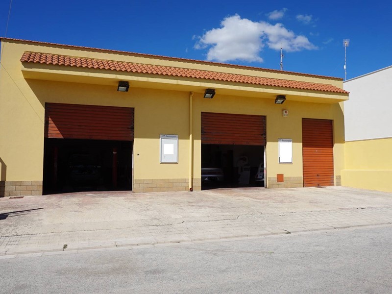 Laboratorio in Vendita a Castelvetrano, 180'000&euro;, 200 m²