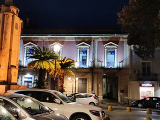 Ufficio in Affitto a Castelvetrano, 200 m²