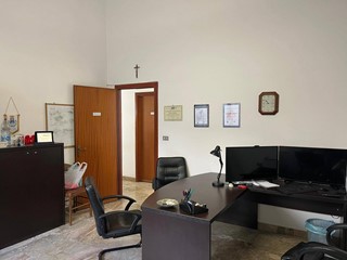 Ufficio in Vendita a Castelvetrano, 78'000&euro;, 320 m²