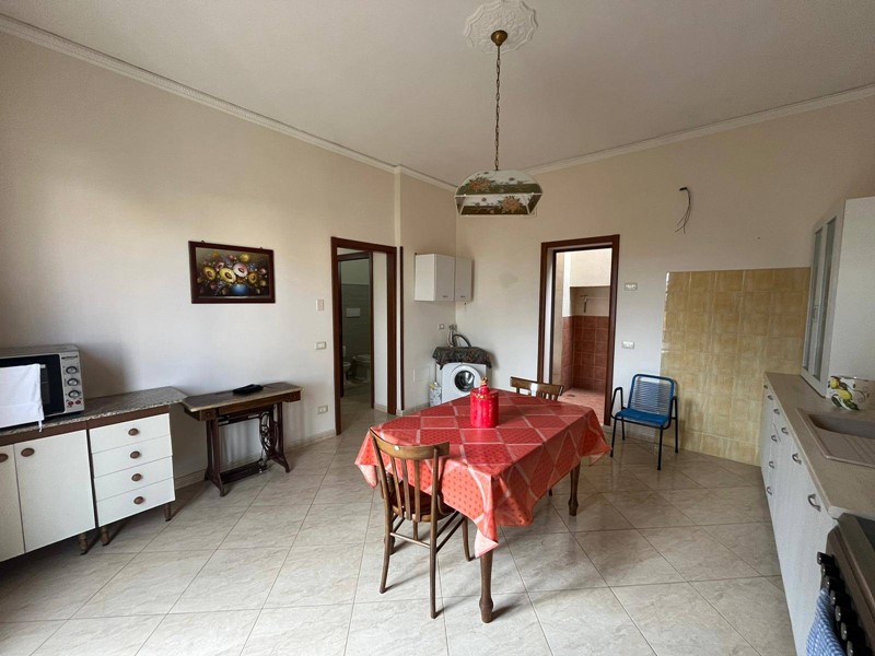Appartamento in Vendita a Castelvetrano, 45'000&euro;, 135 m²