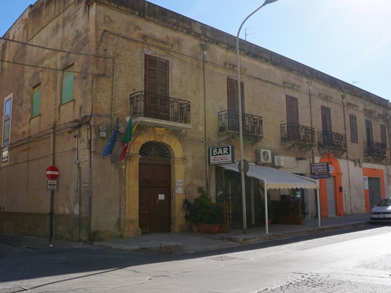 Casa Indipendente in Vendita a Castelvetrano, 550'000&euro;, 1500 m²