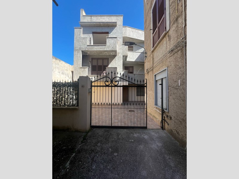 Casa Indipendente in Vendita a Castelvetrano, 185'000&euro;, 450 m²