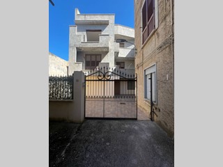 Casa Indipendente in Vendita a Castelvetrano, 185'000&euro;, 450 m²