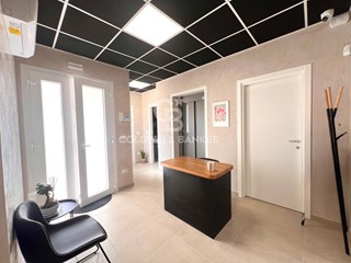 Ufficio in Affitto a Pescara, 900€, 20 m²